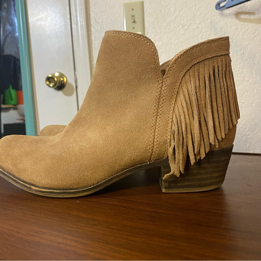 Lucky brand size 7.5 suede‎ fringe boots